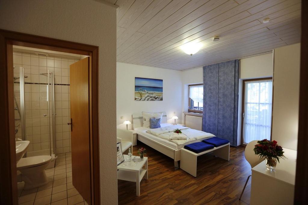 Landhotel Villa Moritz Garni Oberahr Rum bild