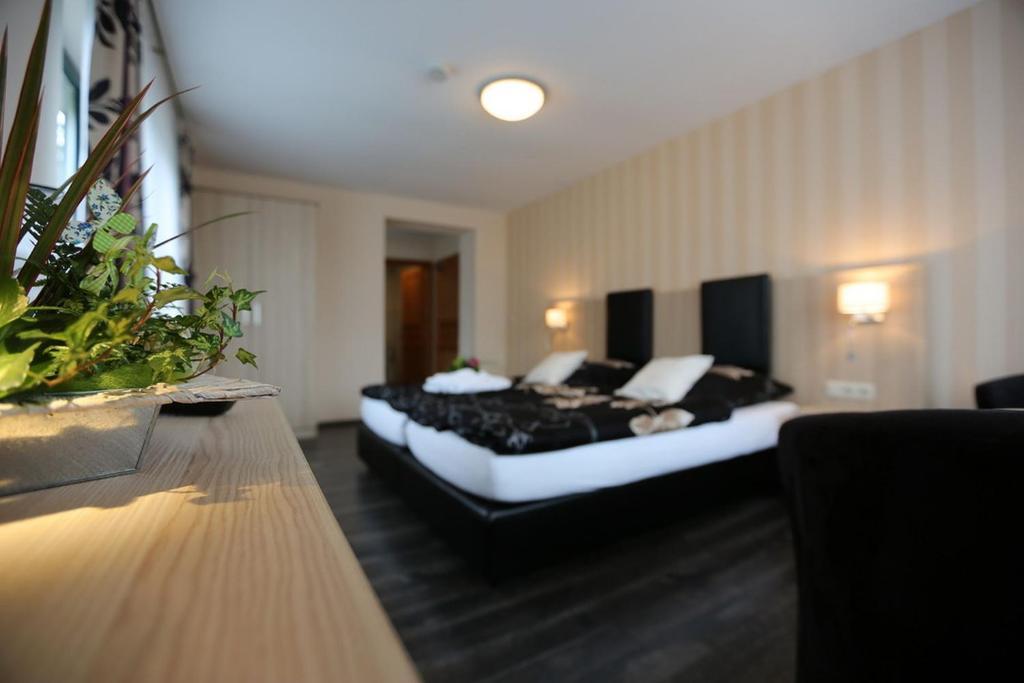 Landhotel Villa Moritz Garni Oberahr Rum bild