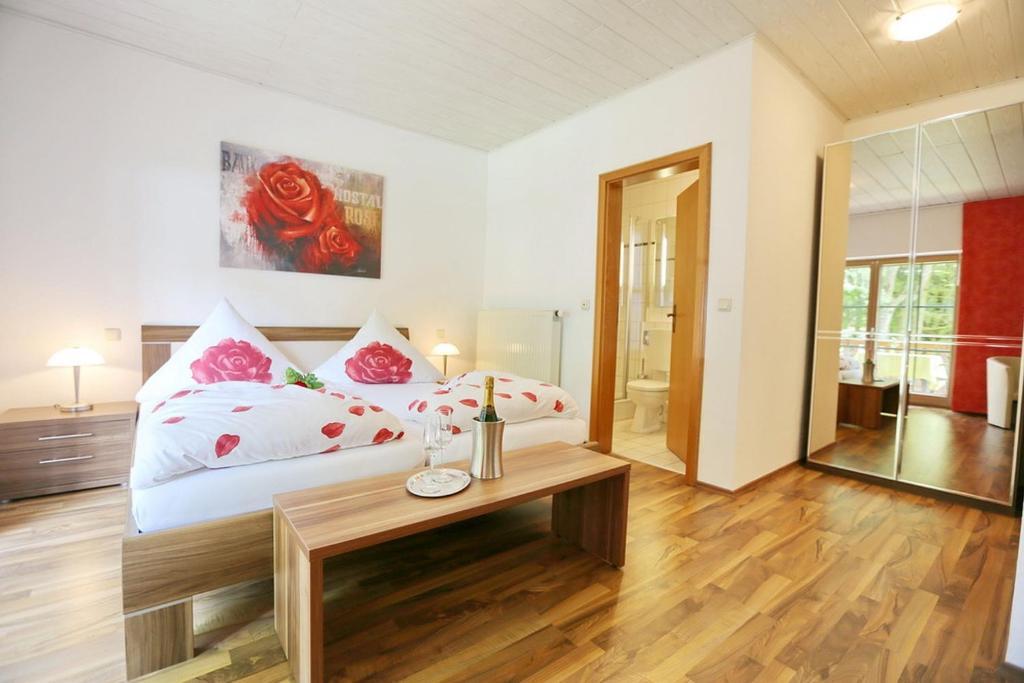 Landhotel Villa Moritz Garni Oberahr Rum bild
